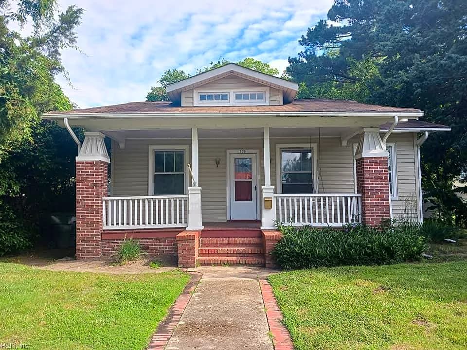 305 Old Point AVE, HAMPTON VA 23669 - Main photo