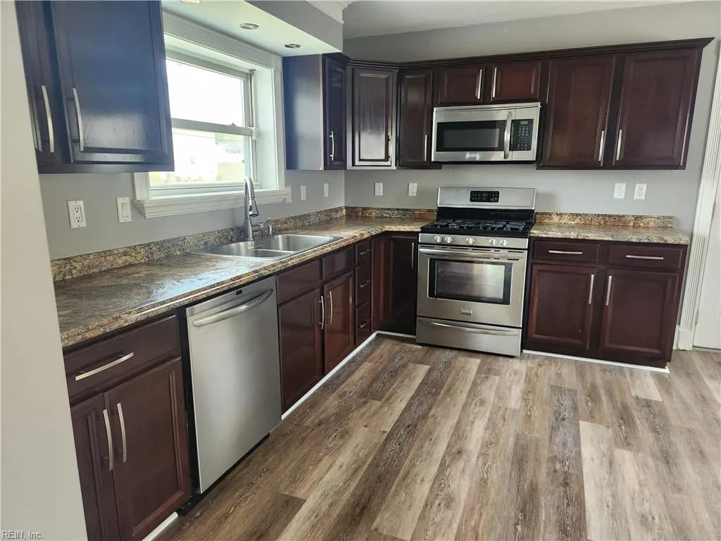 547 Leonard RD, NORFOLK VA 23505 - Photo 4