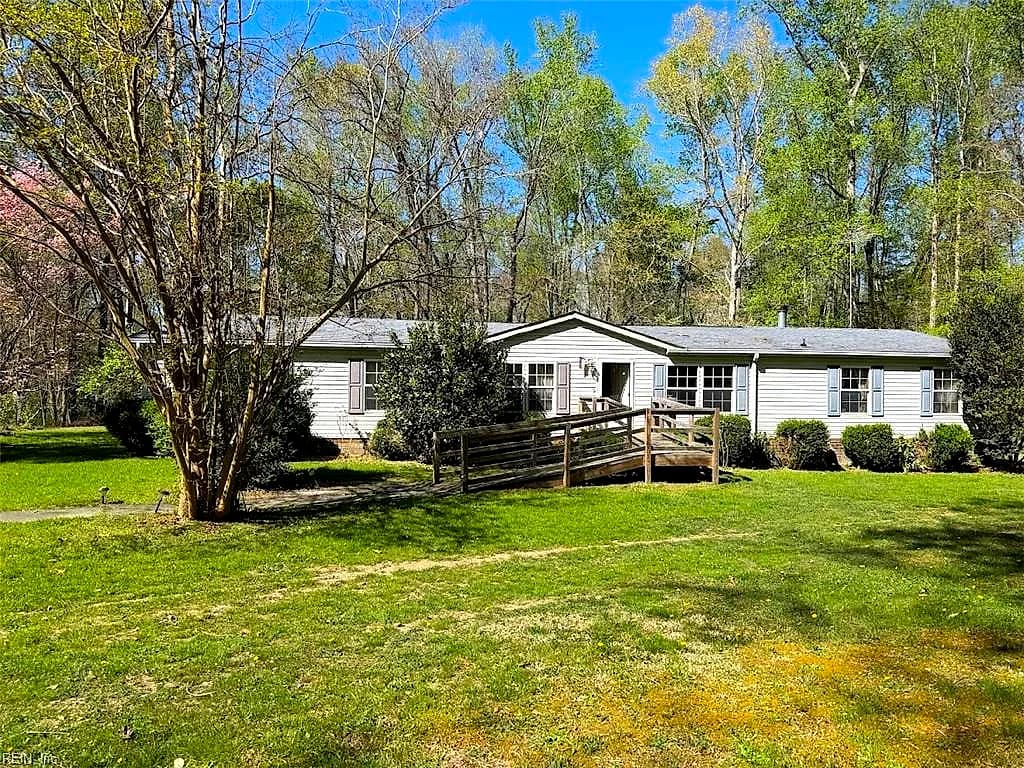 6377 Wild Acres TRL, GLOUCESTER VA 23061 - Main photo