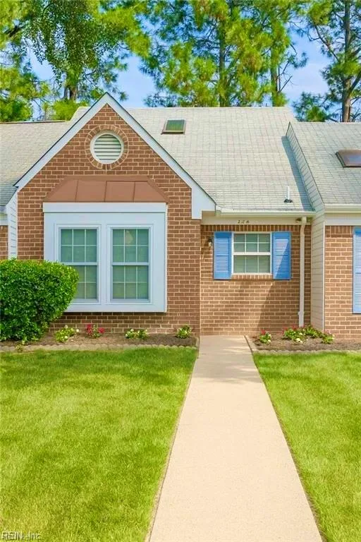 628 Hollomon DR, Hampton — 2 bed Residential, 967 sqft