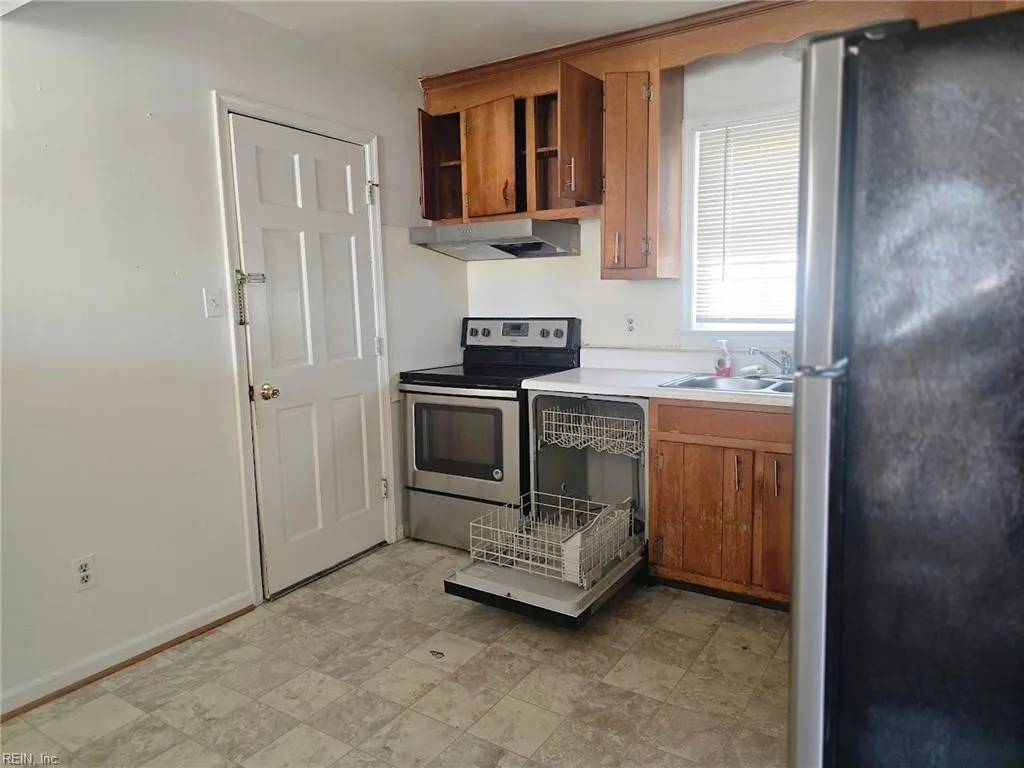 23 Harris Landing RD, HAMPTON VA 23669 - Photo 5
