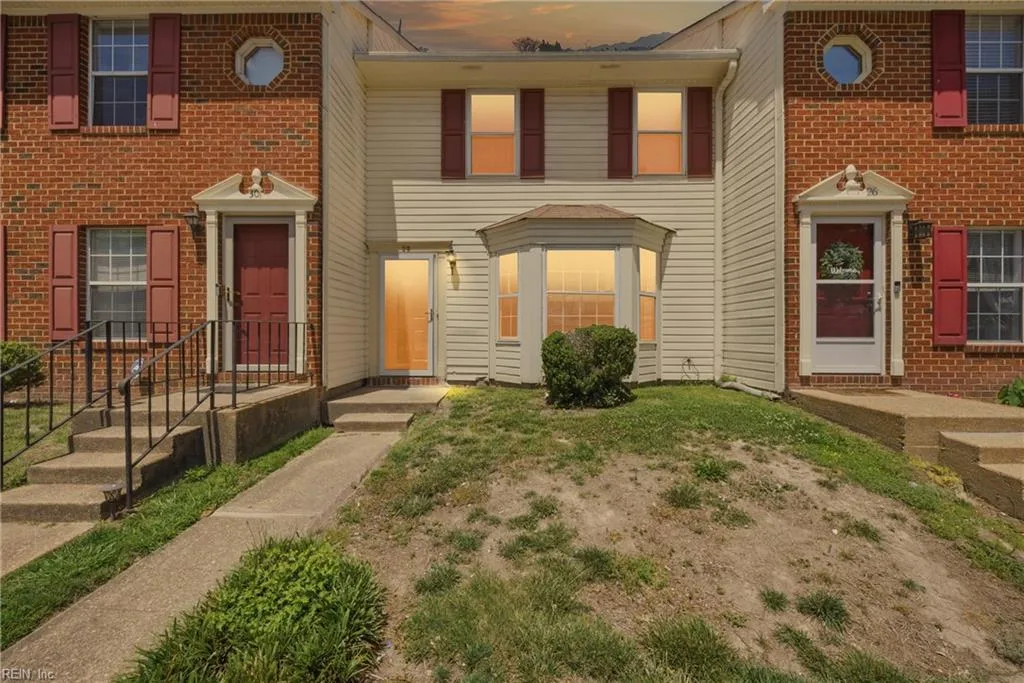 28 N Gawain WAY, HAMPTON VA 23669
