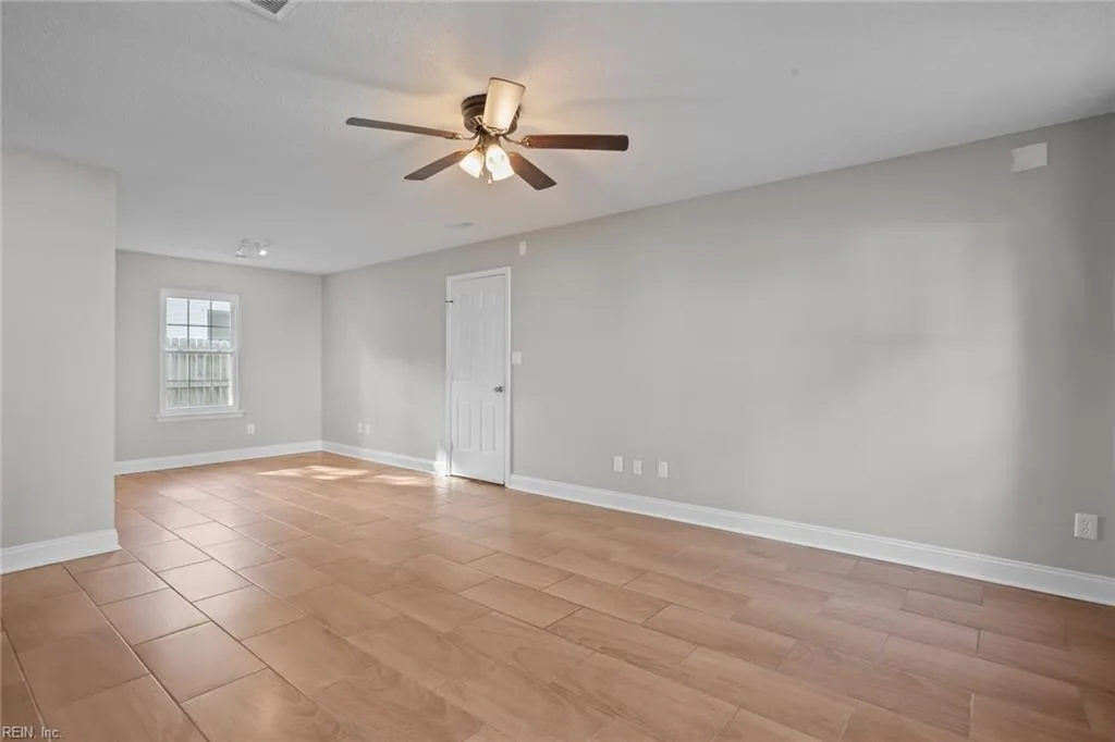 210 S Hunt Club RN, NEWPORTNEWS VA 23608 - Photo 4