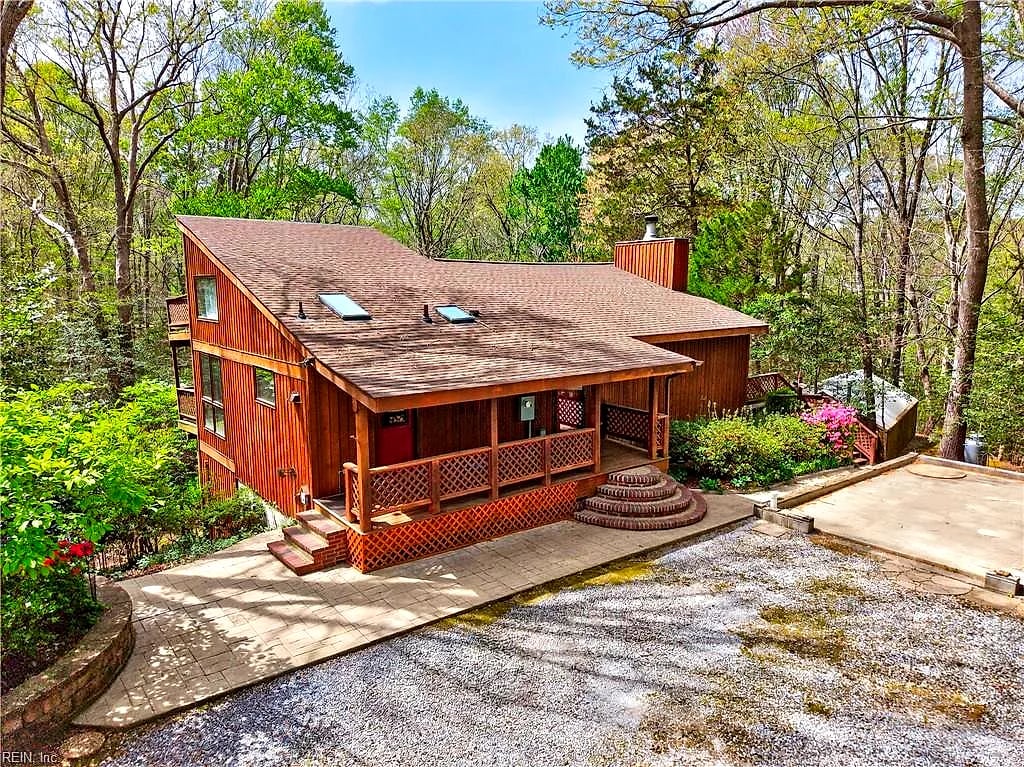 117 Timberwood DR, Williamsburg — 3 bed Residential, 2,016 sqft