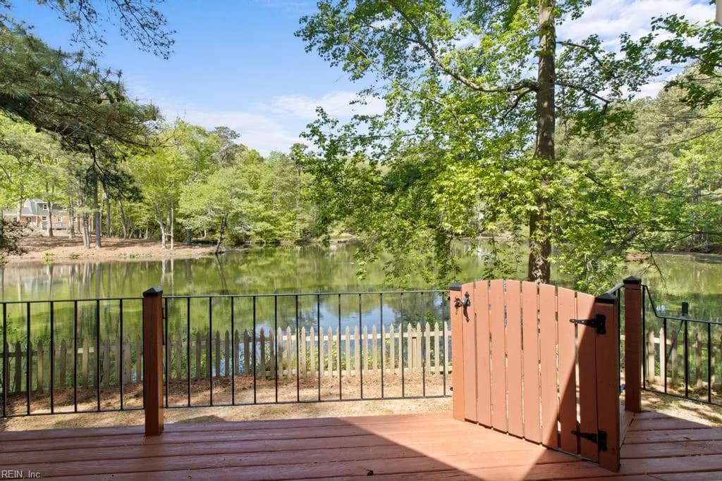 915 Catalina DR, NEWPORTNEWS VA 23608 - Photo 4