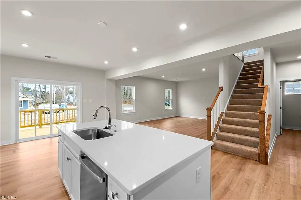 109 Oysterman's WAY, POQUOSON VA 23662 - Photo 4