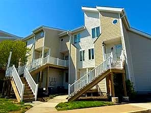 100 Pinewood RD #226, VIRGINIA BEACH VA 23451 - Main photo