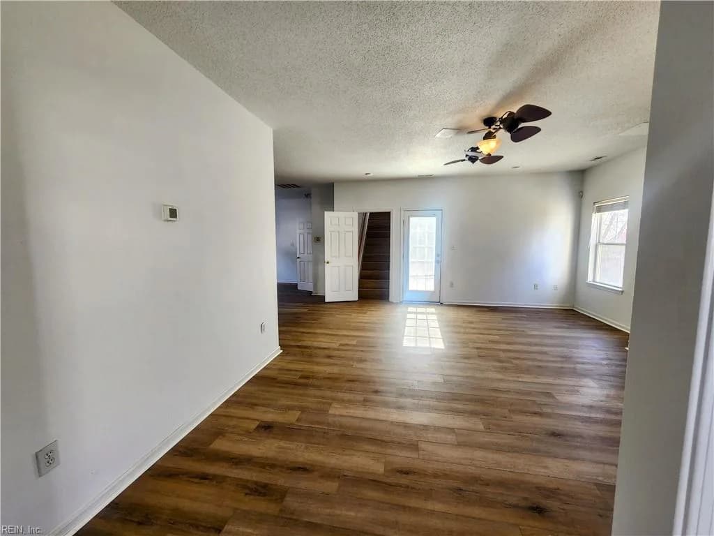 23 Regal WAY, HAMPTON VA 23669 - Photo 3