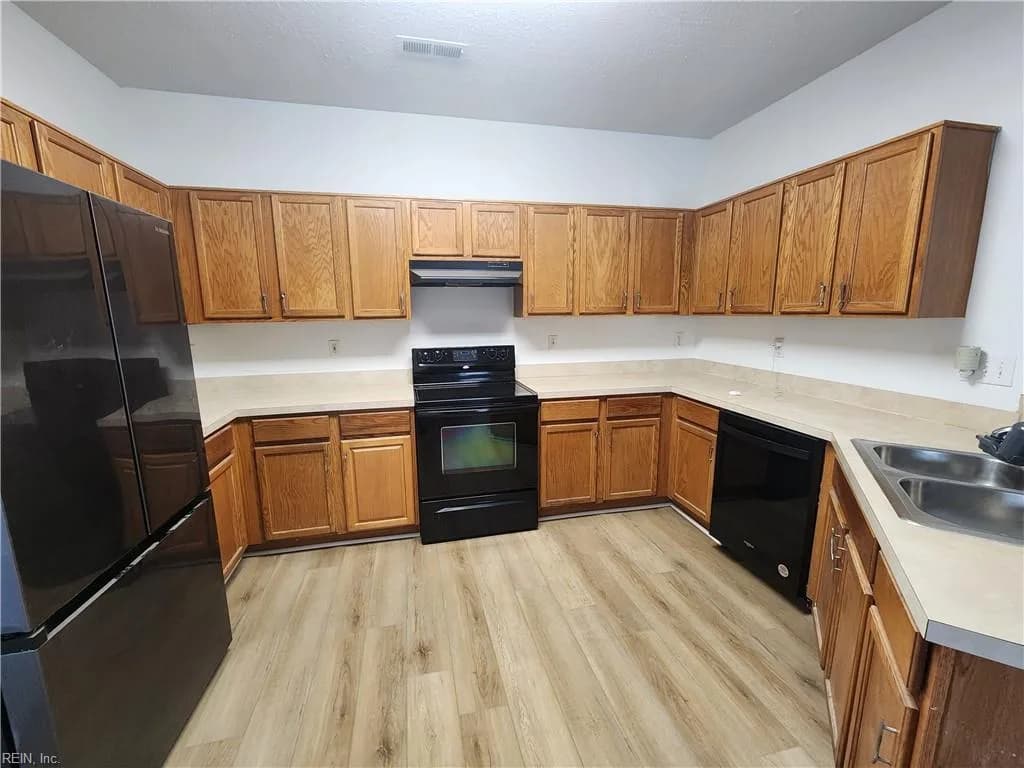 23 Regal WAY, HAMPTON VA 23669 - Photo 4