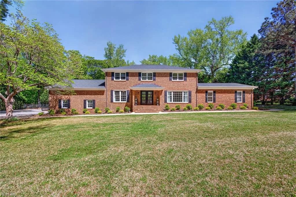 304 Jule DR, CHESAPEAKE VA 23322 - Photo 2