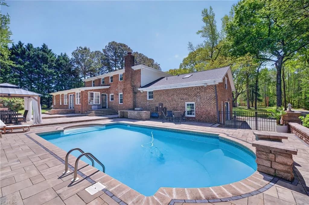 304 Jule DR, CHESAPEAKE VA 23322 - Photo 4