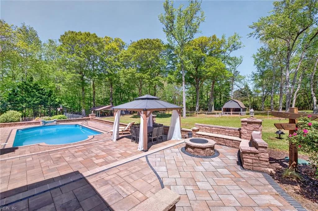 304 Jule DR, CHESAPEAKE VA 23322 - Photo 5
