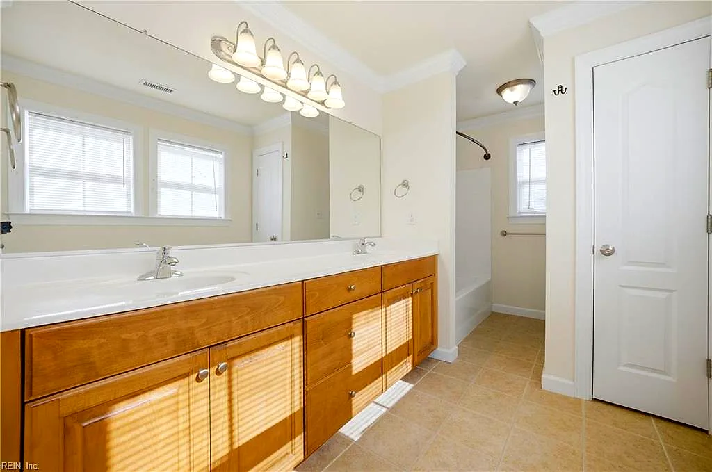 9577 8th Bay ST, Norfolk — 3 bed Residential, 1,878 sqft