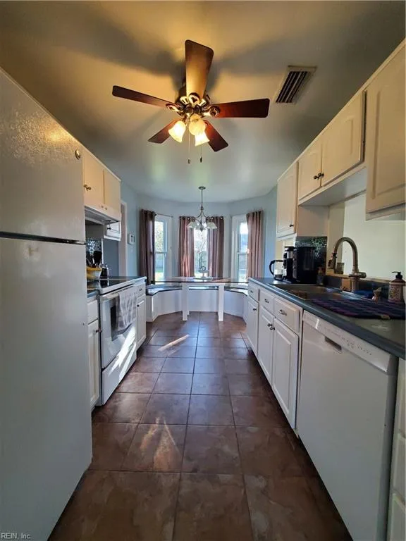 5381 Lynbrook LNDG, VIRGINIABEACH VA 23462 - Photo 5