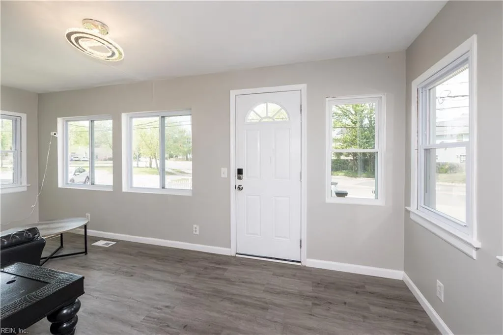 9318 Chesapeake ST, NORFOLK VA 23503 - Photo 5