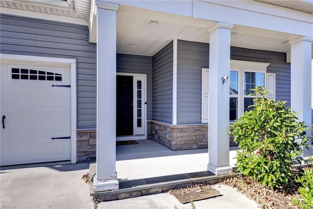 306 Oak Hill LN, SMITHFIELD VA 23430 - Photo 5