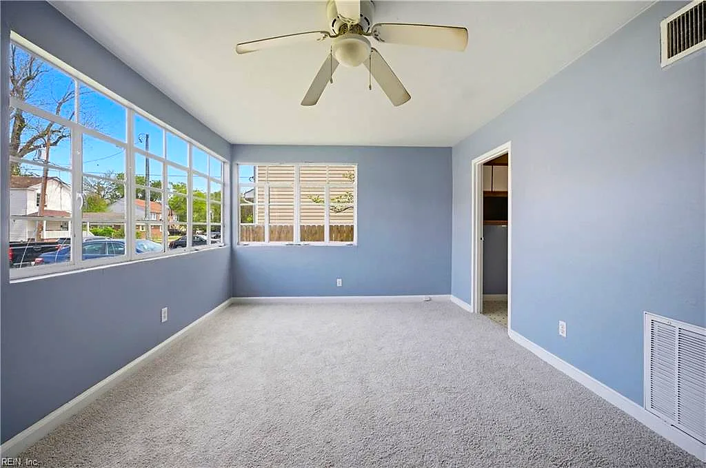 853 W 43rd ST, Norfolk — 2 bed Residential, 720 sqft