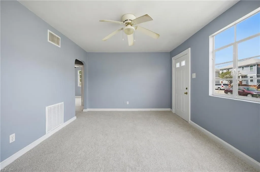 853 W 43rd ST, NORFOLK VA 23508 - Photo 3