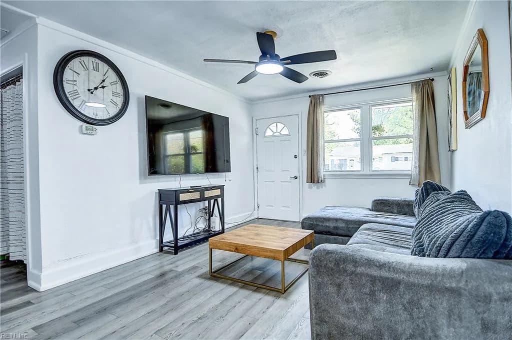 418 Gloucester AVE, PORTSMOUTH VA 23702 - Photo 4