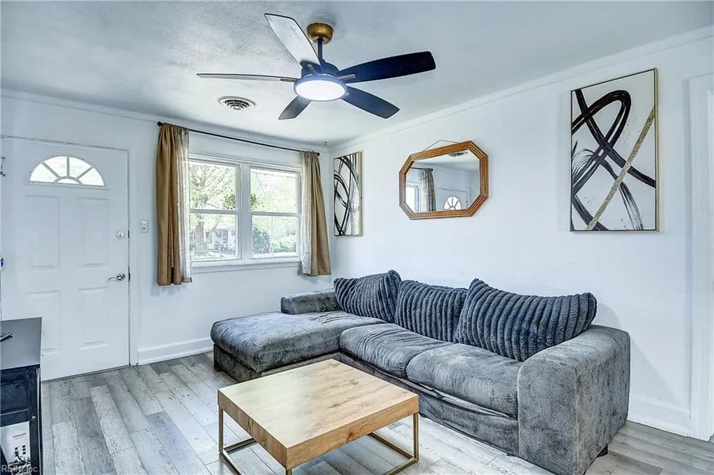 418 Gloucester AVE, PORTSMOUTH VA 23702 - Photo 5