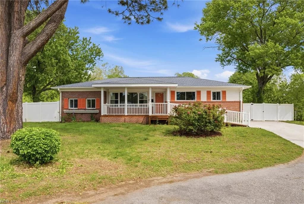 5429 Lake Ridge Cir, Norfolk, VA 23502, USA - Photo 2