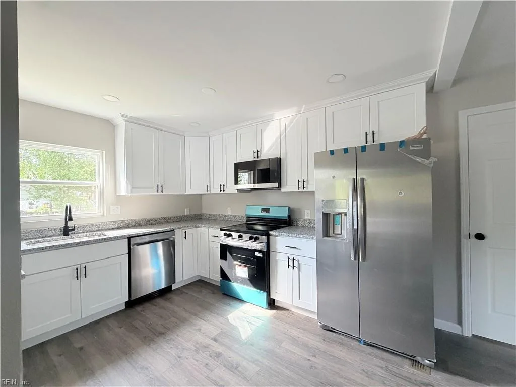 4 Edith Key ST, HAMPTON VA 23666 - Photo 4