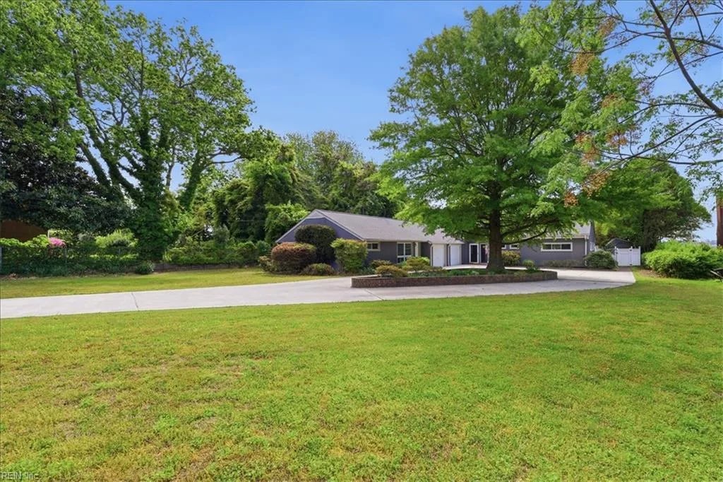 54 N Willard AVE, HAMPTON VA 23663