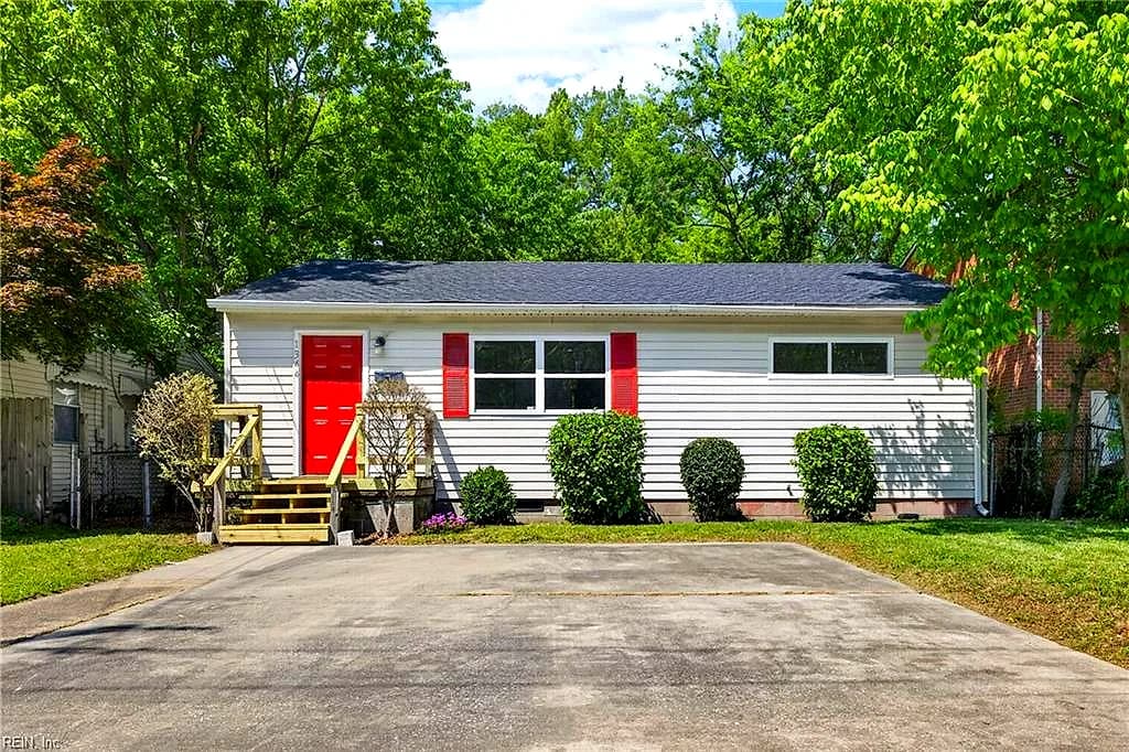 1344 W 40th ST, NORFOLK VA 23508 - Main photo