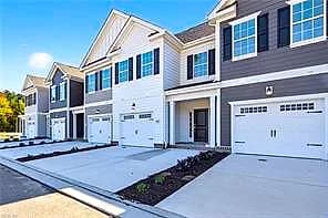 4908 Apricot WAY, CHESAPEAKE VA 23321 - Photo 4
