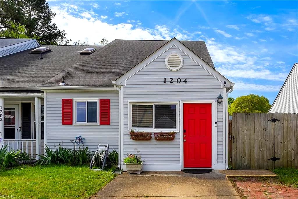 1204 Corkwood CIR, CHESAPEAKE VA 23320 - Main photo