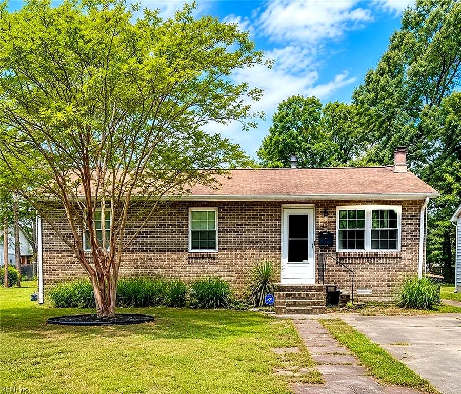 418 Hunlac AVE, Hampton — 3 bed Residential, 1,120 sqft