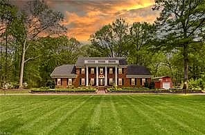 408 Mill Stone RD, Chesapeake — 5 bed Residential, 5,000 sqft