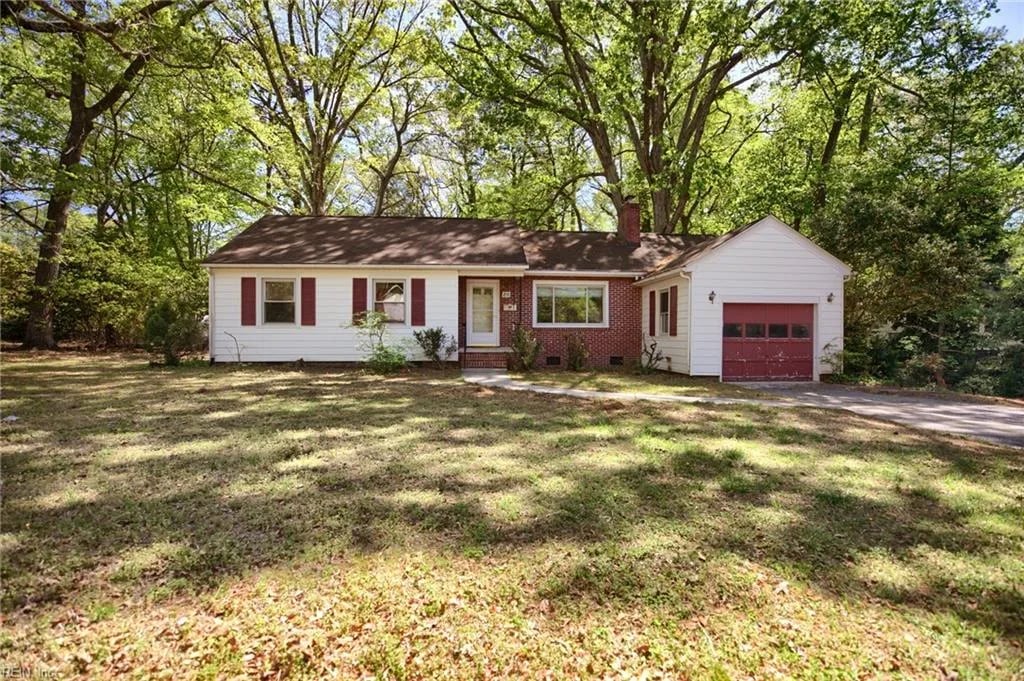 211 Shoe LN, Newport News — 3 bed Residential, 1,450 sqft