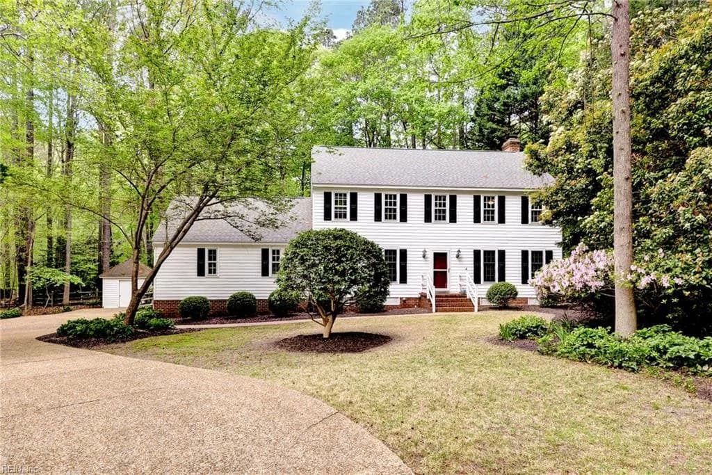 109 Daingerfield RD, WILLIAMSBURG VA 23185 - Photo 2