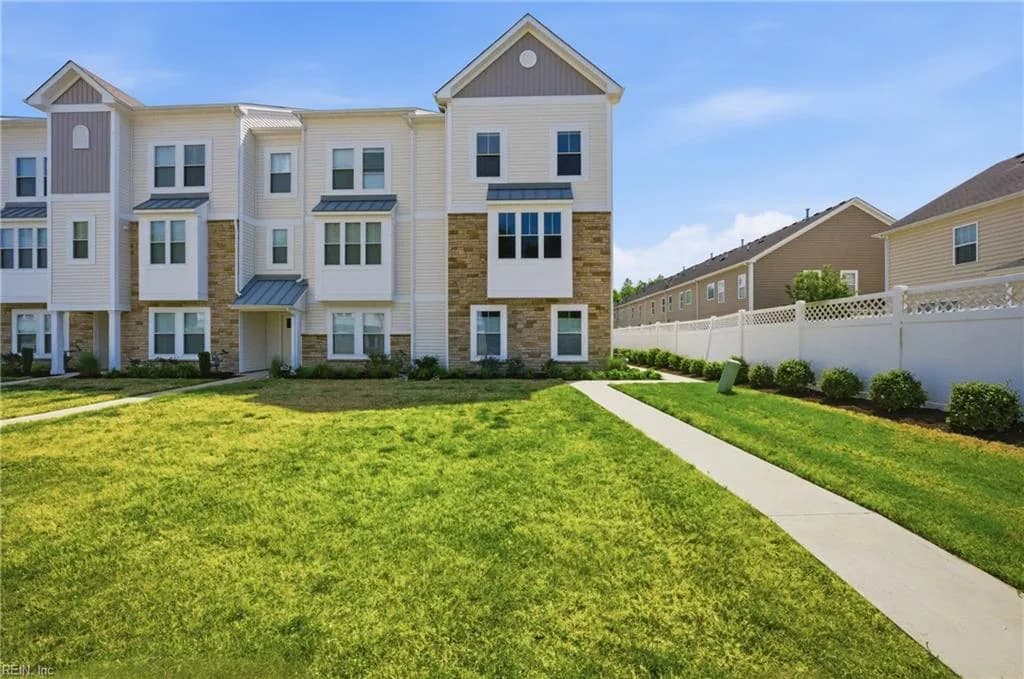 1005 Opal ST #105, SUFFOLK VA 23435 - Photo 2
