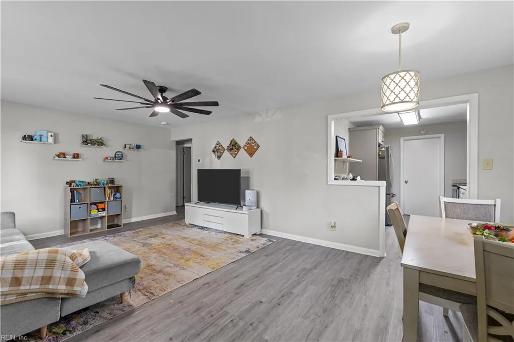 2420 Wyoming AVE, NORFOLK VA 23513 - Photo 4