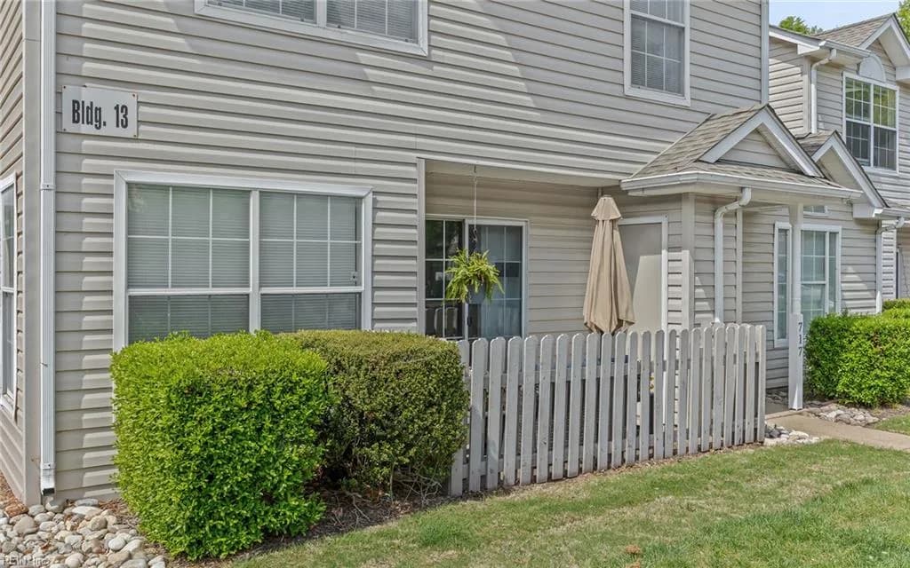 717 Whistling Swan DR, VIRGINIABEACH VA 23464 - Photo 4
