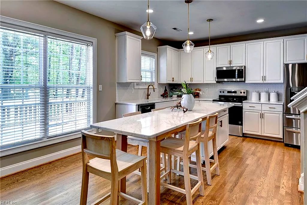 4032 Thorngate DR, Williamsburg — 5 bed Residential, 3,340 sqft