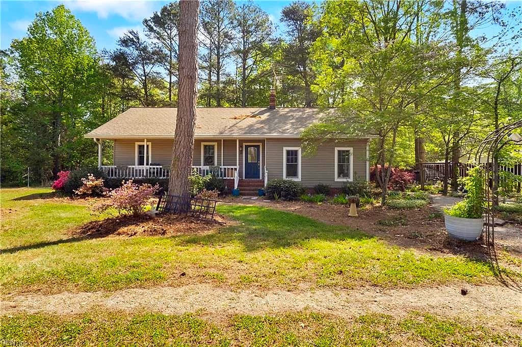 6931 Knoll Bay LN, GLOUCESTER VA 23061 - Main photo