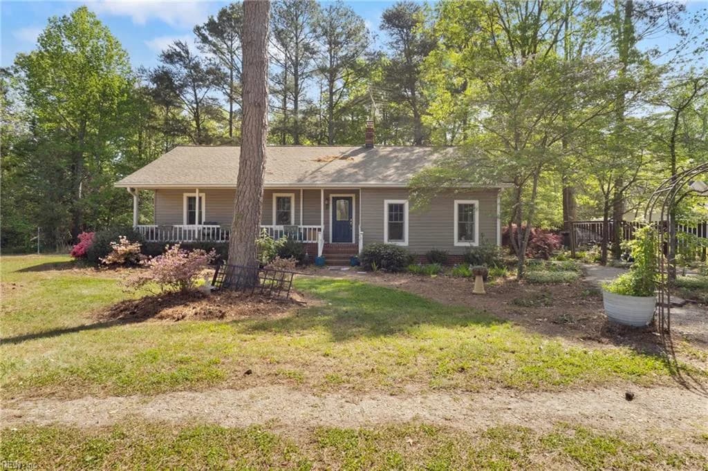 6931 Knoll Bay LN, GLOUCESTER VA 23061 - Main photo