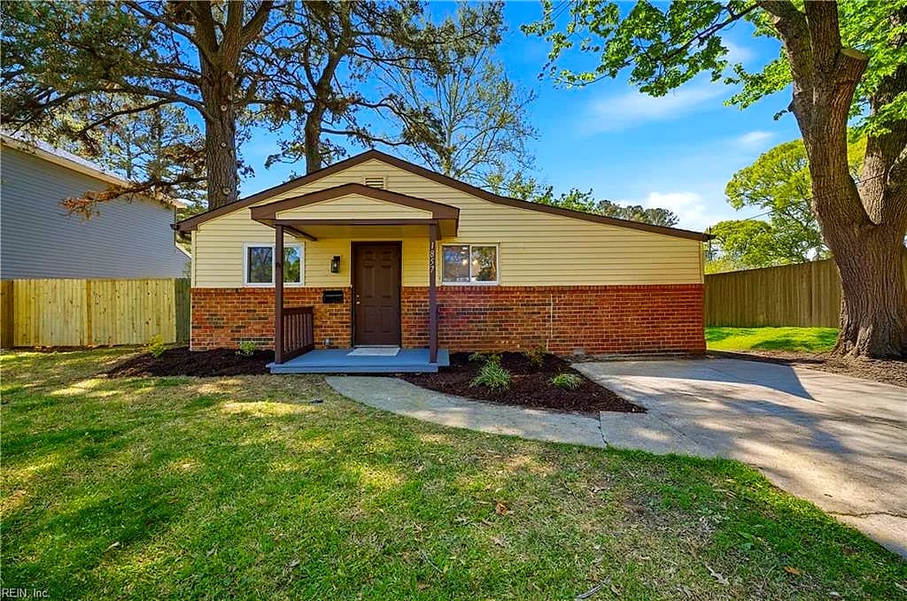 1857 S Streamline DR, Virginia Beach — 3 bed Residential, 1,300 sqft