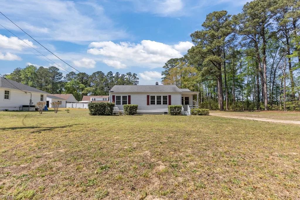 23352 Grant ST, COURTLAND VA 23837 - Photo 3