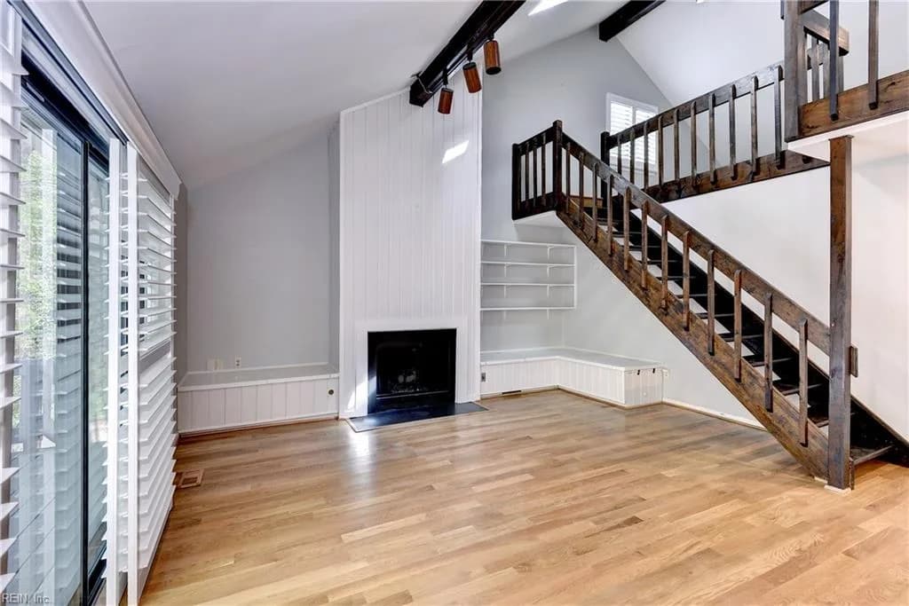 109 Holman RD, WILLIAMSBURG VA 23185 - Photo 3