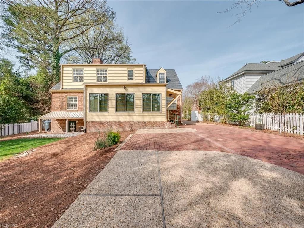 321 Henry ST N, WILLIAMSBURG VA 23185 - Photo 5