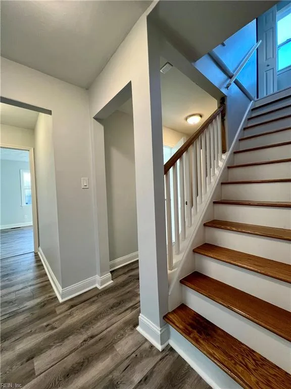 423 Shenandoah RD, HAMPTON VA 23661 - Photo 4