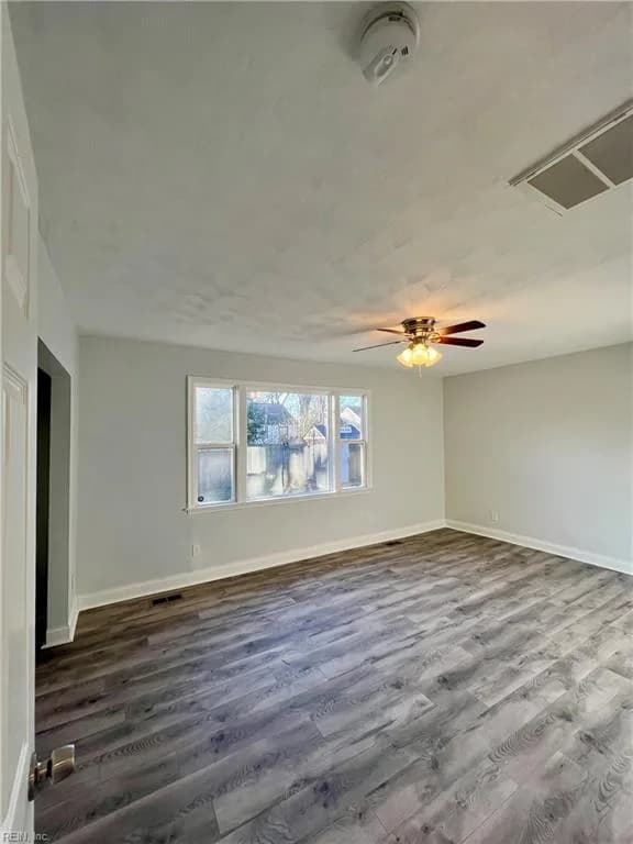 423 Shenandoah RD, HAMPTON VA 23661 - Photo 5