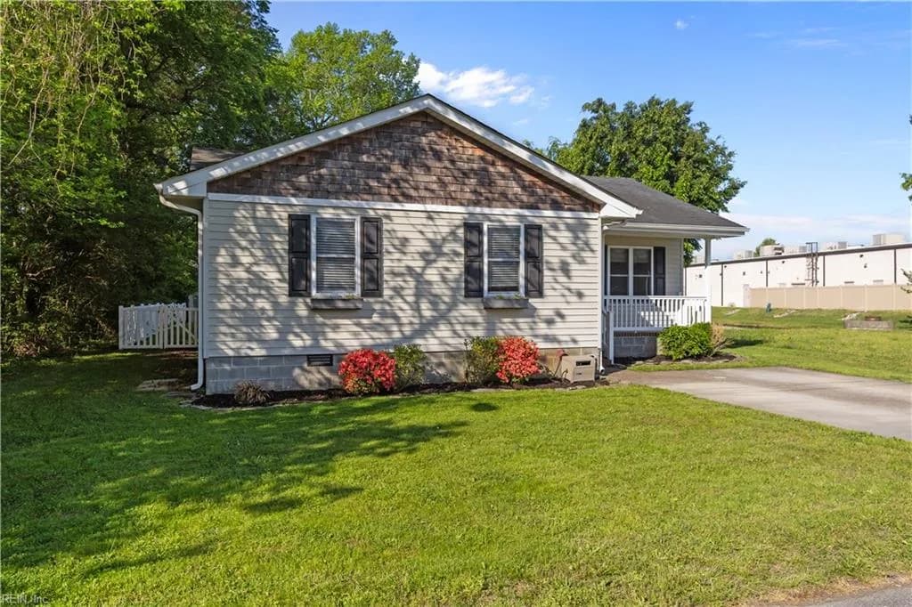 113 Walton RD, CHESAPEAKE VA 23320 - Photo 3