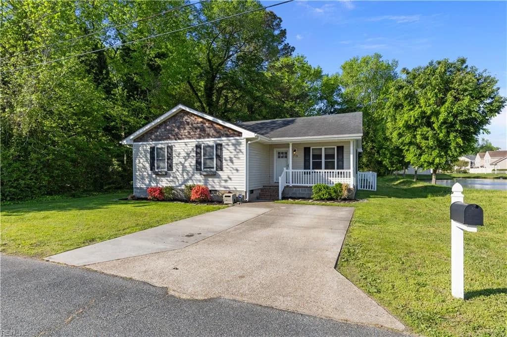 113 Walton RD, CHESAPEAKE VA 23320 - Photo 4