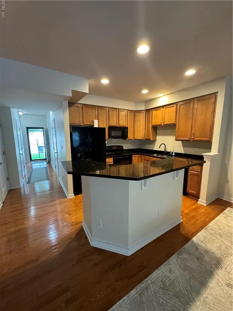 104 Daniels DR, YORKTOWN VA 23690 - Photo 5