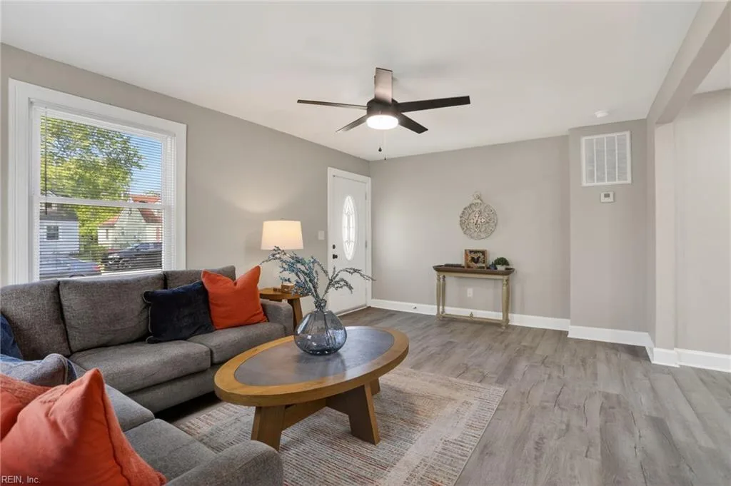 408 Seminole RD, HAMPTON VA 23661 - Photo 4